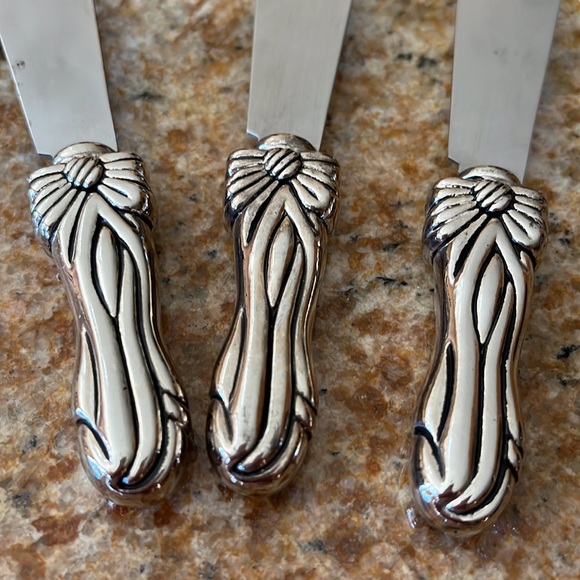 Silver Plated and Stainless Steel Butter/Cheese Spreader - Picture 2 of 6